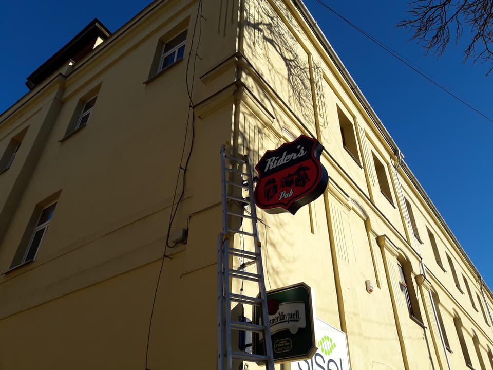 Veľkoformátová tlač – banner alebo tabuľa – realizácia ReFABRIKA