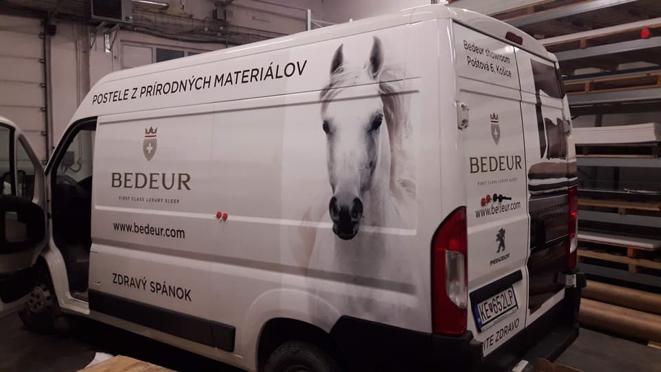 Polep vozidla – realizácia ReFABRIKA
