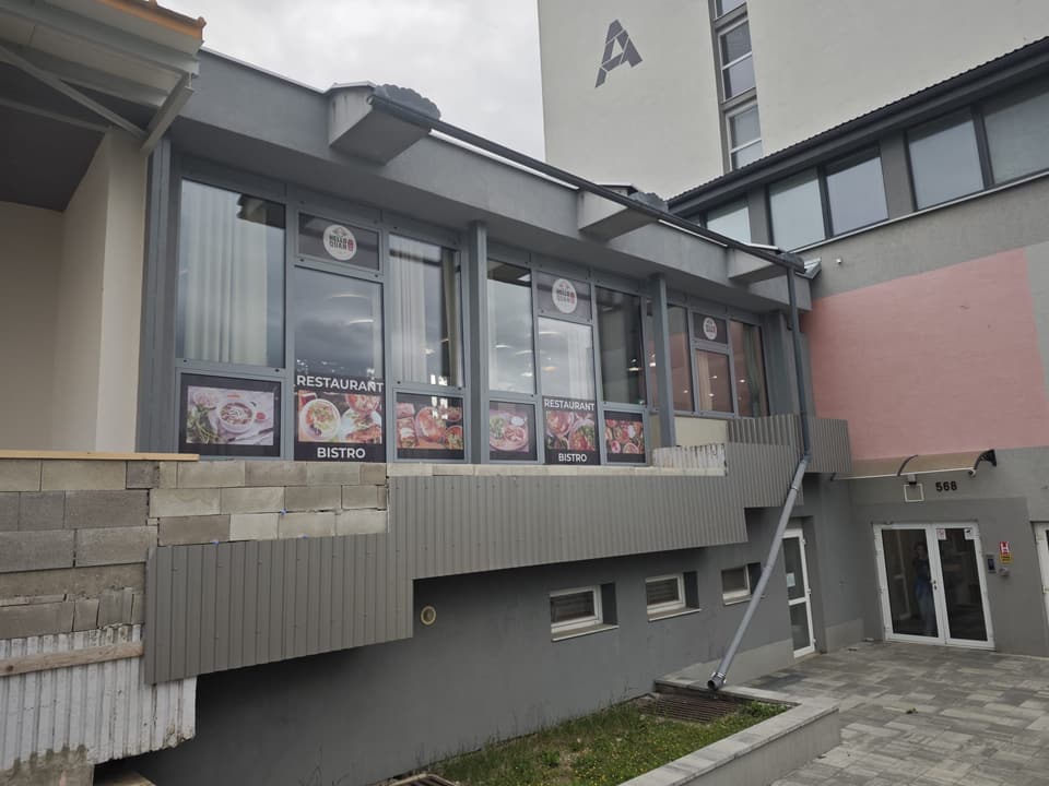 Polep výkladu alebo interiéru – realizácia ReFABRIKA