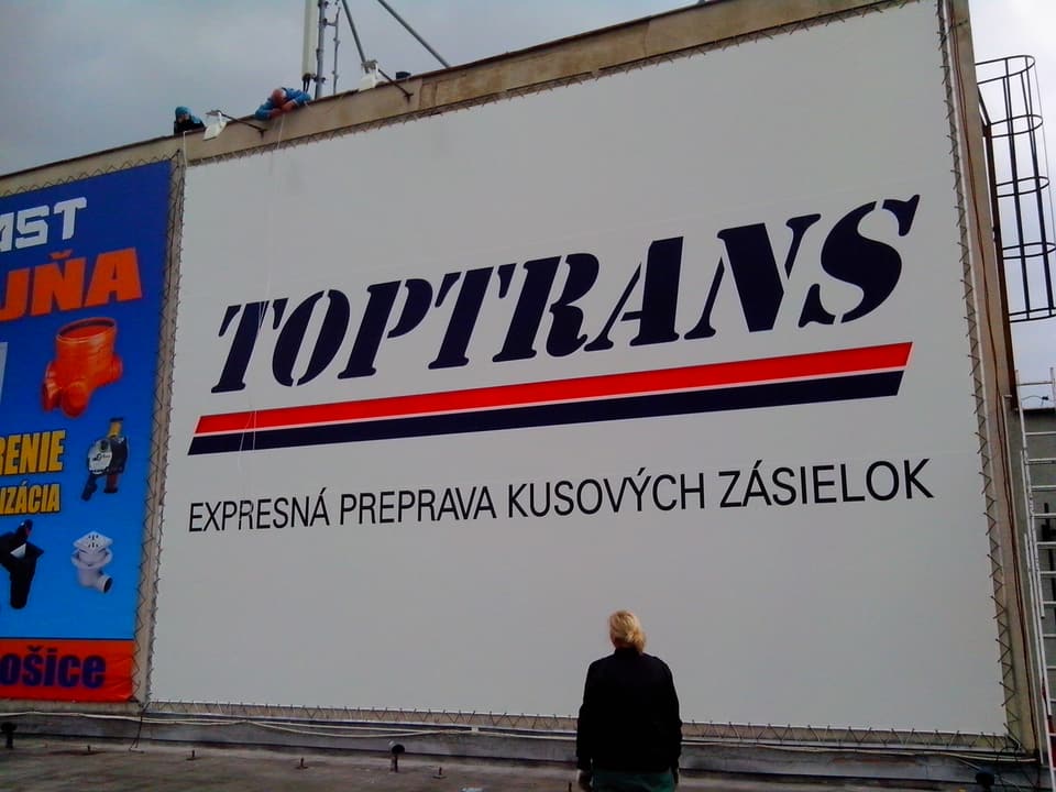 Veľkoformátová tlač – banner alebo tabuľa – realizácia ReFABRIKA