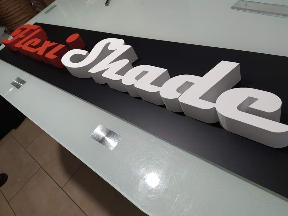 3D písmená a logo – realizácia ReFABRIKA