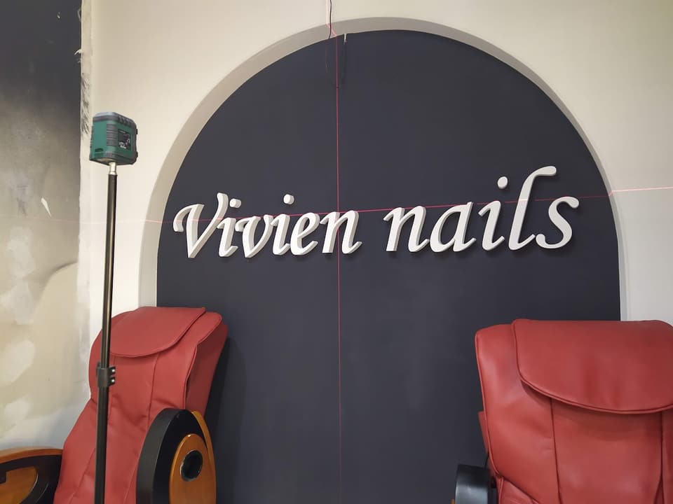 3D písmená a logo – realizácia ReFABRIKA