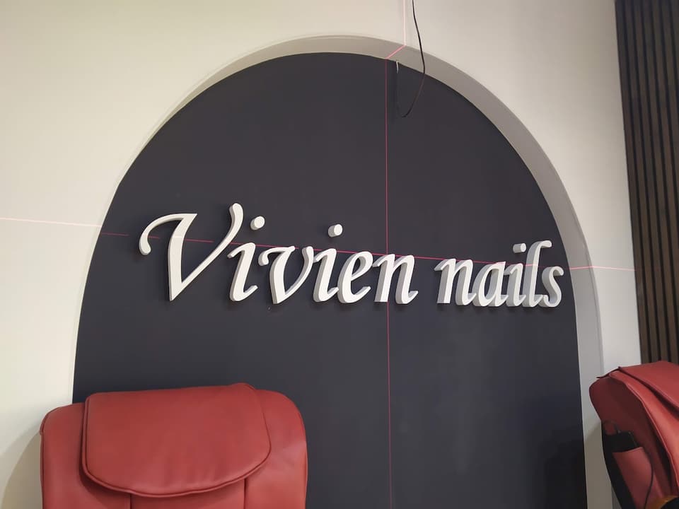 3D písmená a logo – realizácia ReFABRIKA