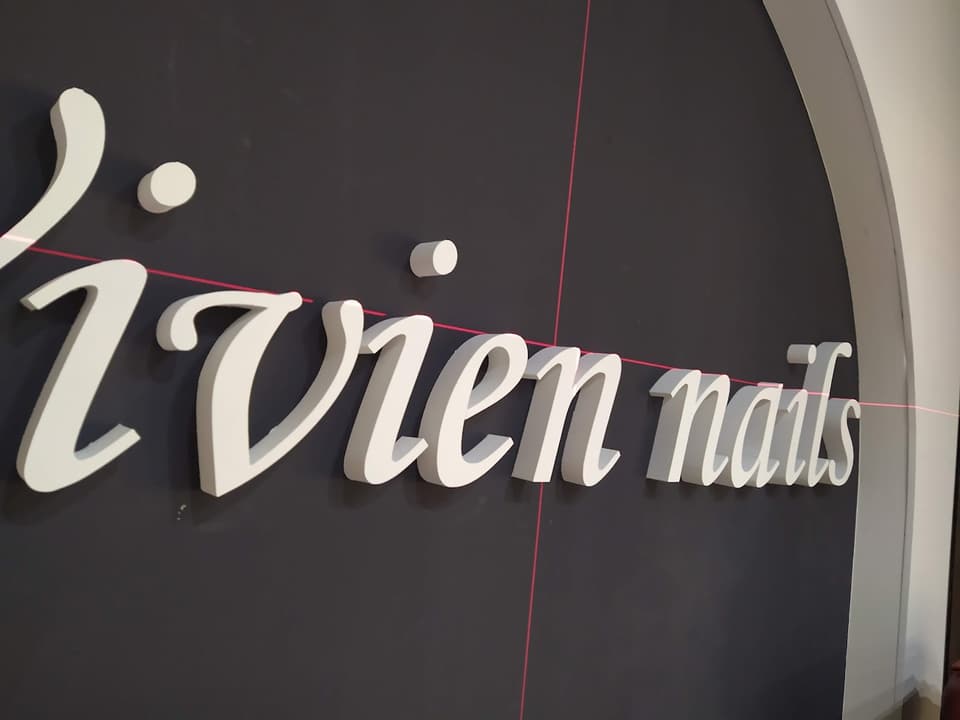 3D písmená a logo – realizácia ReFABRIKA