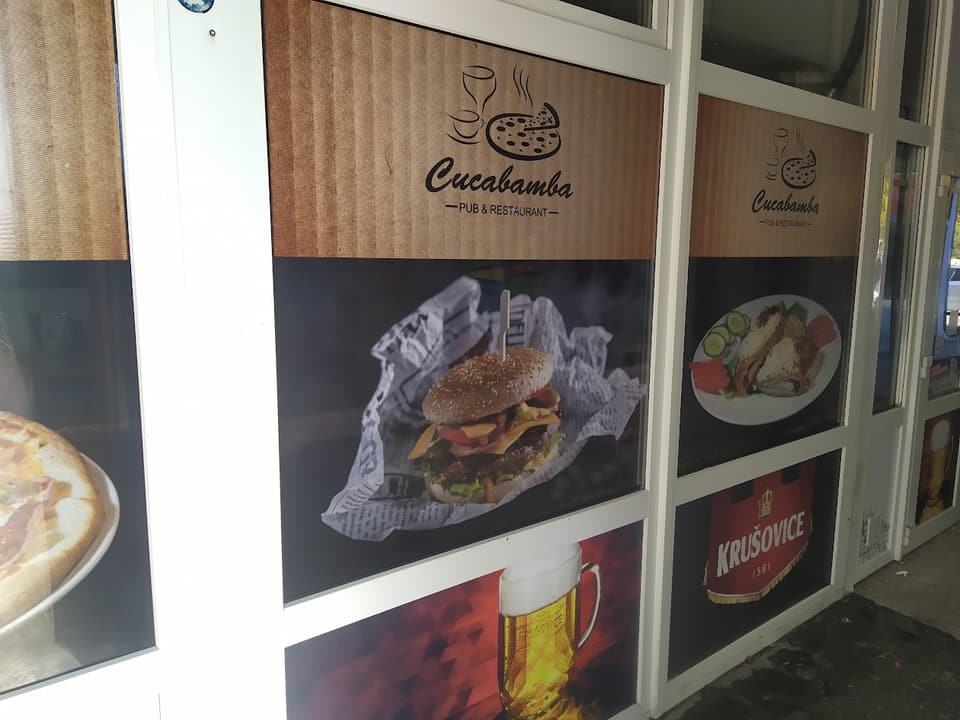 Polep výkladu alebo interiéru – realizácia ReFABRIKA