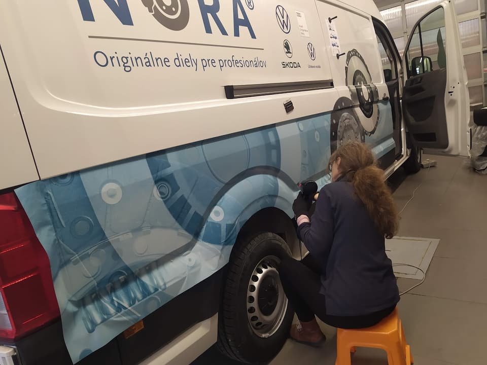 Polep vozidla – realizácia ReFABRIKA
