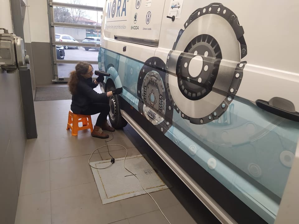 Polep vozidla – realizácia ReFABRIKA