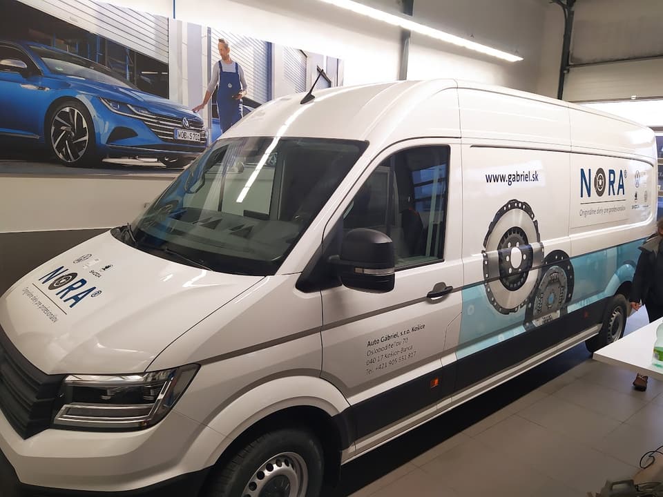 Polep vozidla – realizácia ReFABRIKA