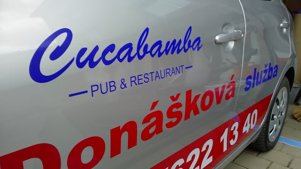 Polep výkladu alebo interiéru – realizácia ReFABRIKA