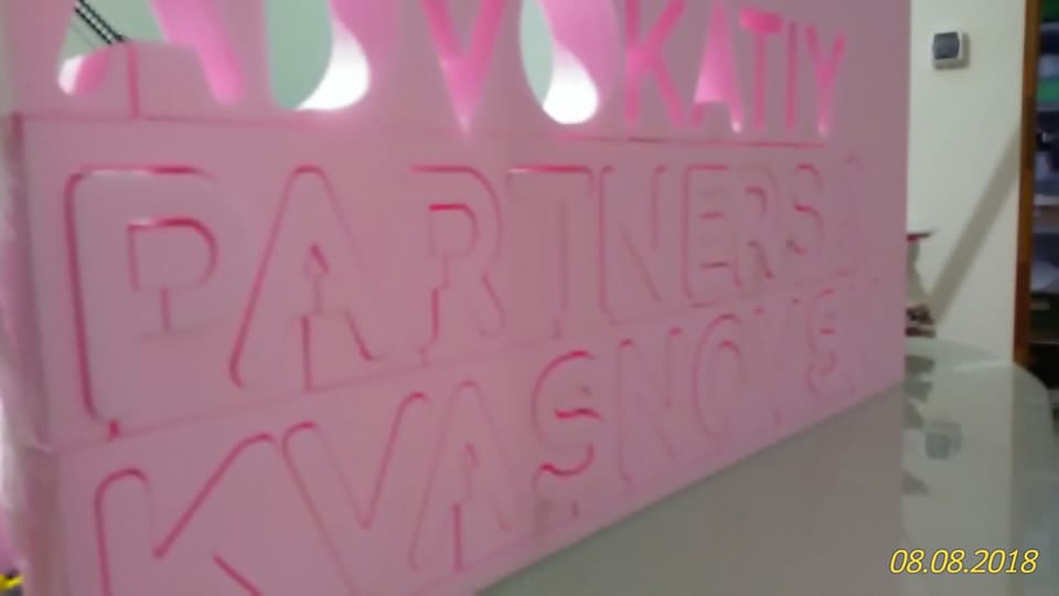 3D písmená a logo – realizácia ReFABRIKA