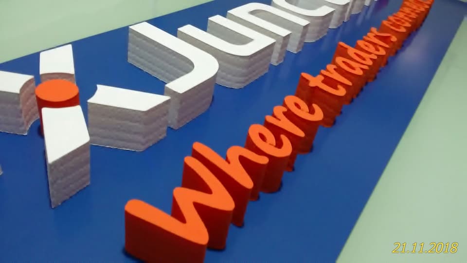 3D písmená a logo – realizácia ReFABRIKA