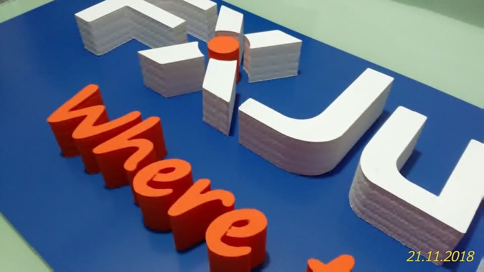 3D písmená a logo – realizácia ReFABRIKA