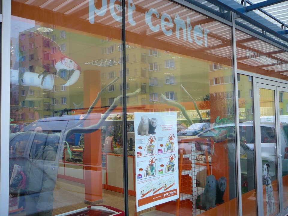 Polep výkladu alebo interiéru – realizácia ReFABRIKA